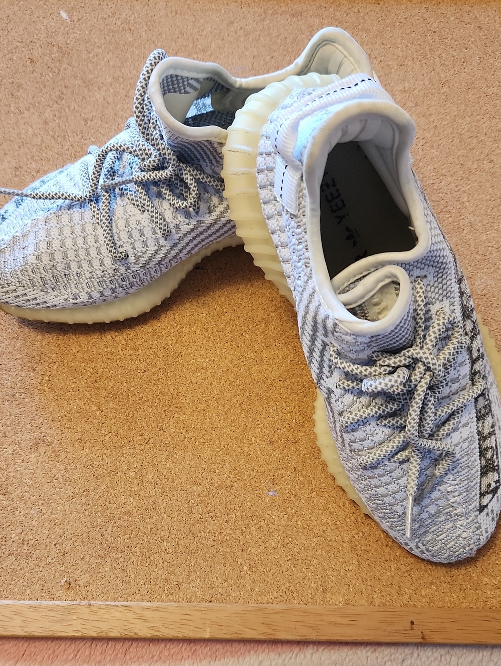 Yeezy White Gray Knit Sneakers with Cream Sole | US 6.5